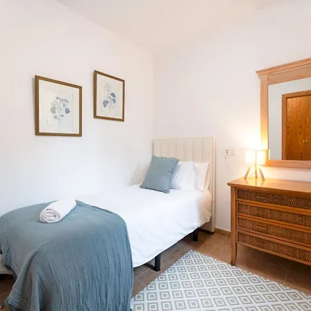 Lägenhet Cosy 2 Bed Set In A Quiet Street Of Boliches - Pass The Keys