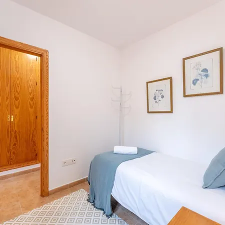 Cosy 2 Bed Set In A Quiet Street Of Boliches - Pass The Keys